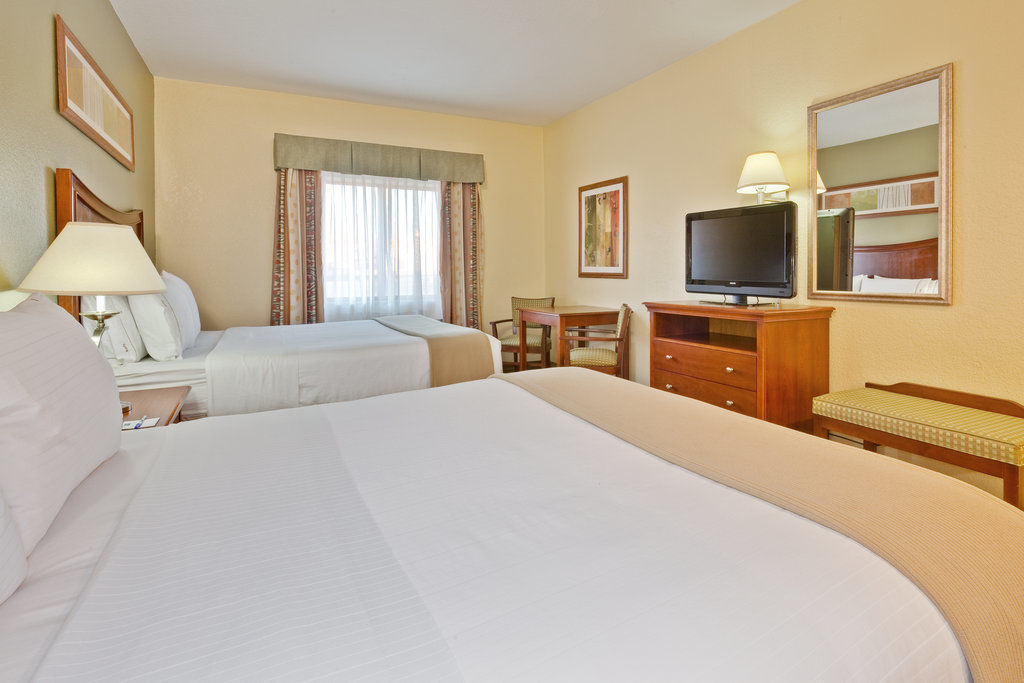 Holiday Inn Express Winfield - Teays Valley Hurricane Экстерьер фото